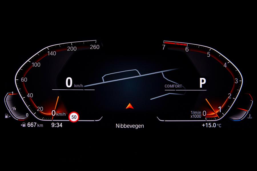 Панель приборов BMW 320d Sport Line (G20) 2019 года  (WW) (фото 38 из 311)